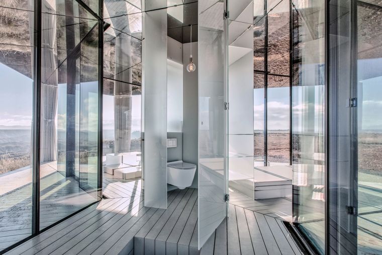 "Glass Pavilion" สถาปัตยกรรมต้นแบบกับการใช้วัสดุกระจก เพื่อค้นหาสภาวะอยู่สบาย ท่ามกลางบริบททะเลทราย ภาพประกอบ