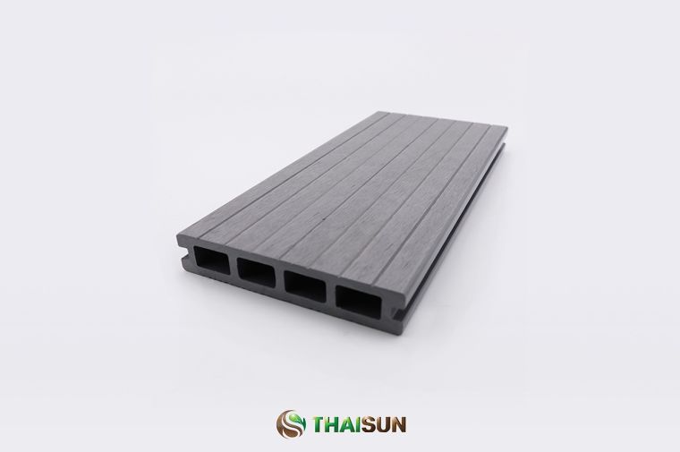 เพิ่มความโมเดิร์นให้เฉลียงไม้ (Balcony) ด้วยสีวินเทจของไม้พื้น THAISUN รุ่นพรีเมียม  ภาพประกอบ