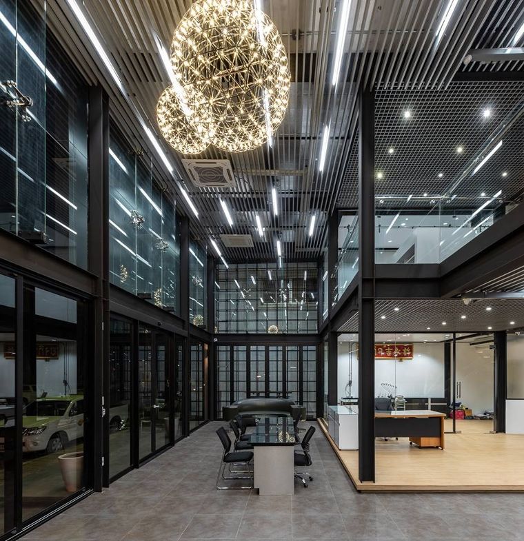 YONGKIT OFFICE BUILDING สำนักงานโครงสร้างเหล็ก สะท้อนอัตลักษณ์สถาปัตยกรรมที่เรียบง่าย  สร้างได้เร็วแม้ในพื้นที่จำกัด ภาพประกอบ