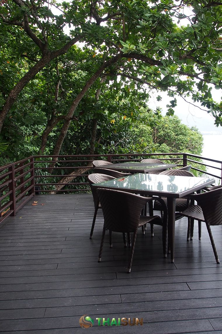 เพิ่มความโมเดิร์นให้เฉลียงไม้ (Balcony) ด้วยสีวินเทจของไม้พื้น THAISUN รุ่นพรีเมียม  ภาพประกอบ