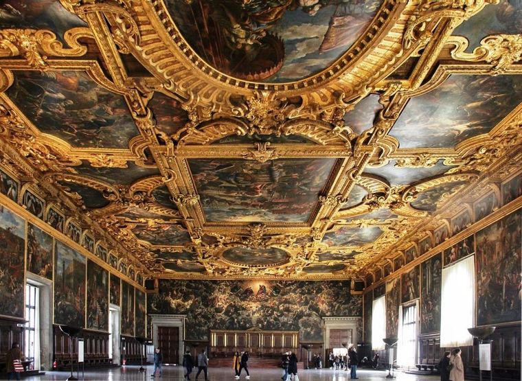 ฝ้าเพดานในพระราชวัง Doges ในเมืองเวนิซ ประเทศอิตาลีcredit photo :&nbsp;https://www.venetoinside.com