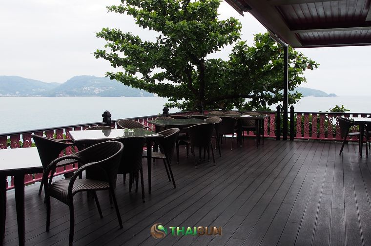 เพิ่มความโมเดิร์นให้เฉลียงไม้ (Balcony) ด้วยสีวินเทจของไม้พื้น THAISUN รุ่นพรีเมียม  ภาพประกอบ