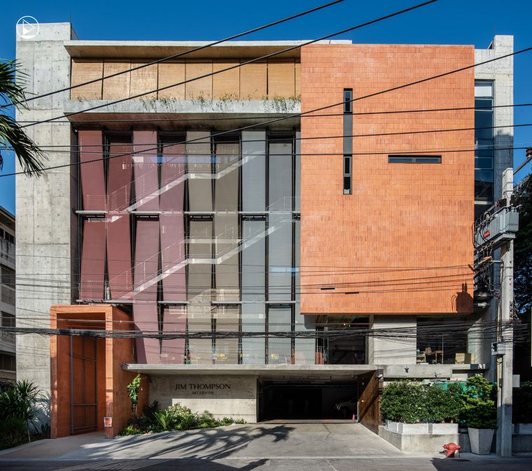 Jim Thompson Art Center  พื้นที่แห่งความคิดสร้างสรรค์ที่ใครก็มาสัมผัสวิถีไทยภายในอาคารโมเดิร์นได้ ภาพประกอบ