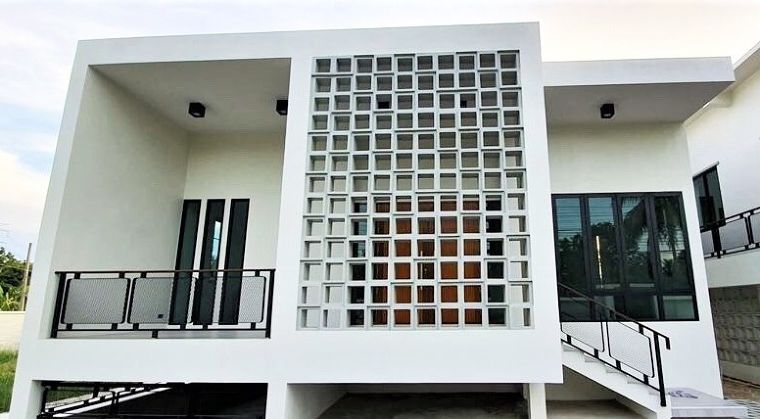 ออกแบบตกแต่งบ้านให้มีสภาวะสบายในการอยู่อาศัย กับไอเดียการใช้อิฐมวลเบา และบล็อคช่องลม ภาพประกอบ