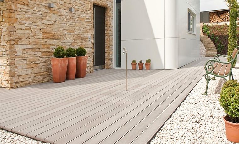 พื้นไม้พลาสติกคอมโพสิต (wood plastic composite)รูปภาพประกอบโดย&nbsp;www.rehau.com