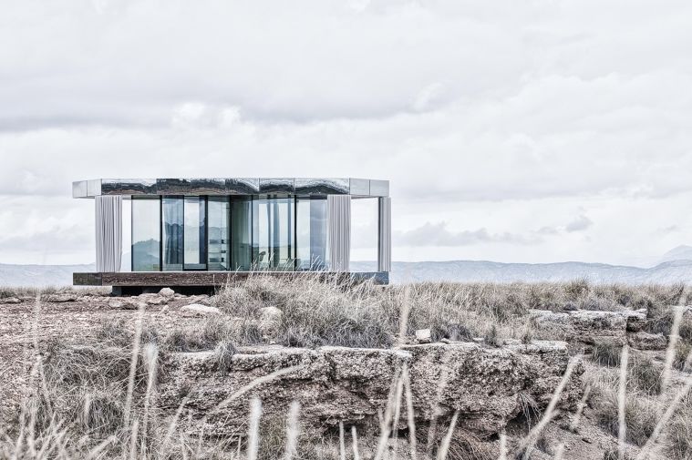 "Glass Pavilion" สถาปัตยกรรมต้นแบบกับการใช้วัสดุกระจก เพื่อค้นหาสภาวะอยู่สบาย ท่ามกลางบริบททะเลทราย ภาพประกอบ