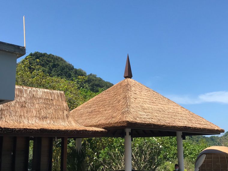 ซุ้มศาลาที่มุงด้วยใบจากเทียม Maxis wood