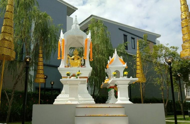 ฐานรากเข็มเหล็กรองรับศาลพระภูมิ