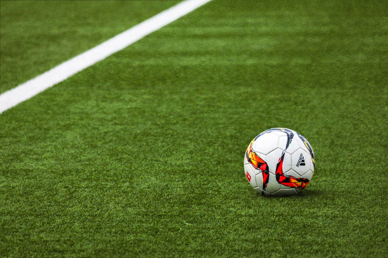 หญ้าเทียมที่มีคุณสมบัติติดแน่นคงทน จาก SIAM GRASS รุ่น NATURAL การันตีมาตราฐาน FIFA ภาพประกอบ