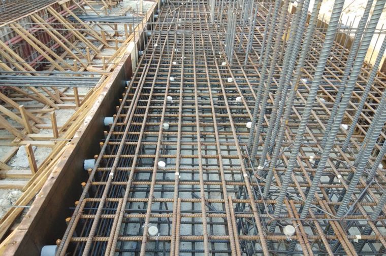 คอนกรีตแอโนด (Concrete Anode) ที่ติดตั้งสำหรับงานก่อสร้างใหม่
