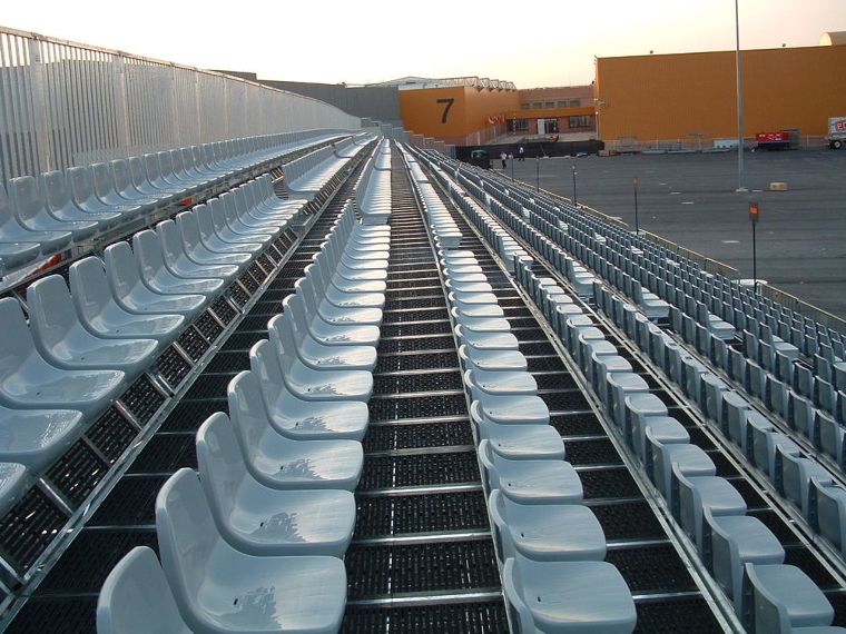 อัฒจันทร์โครงเหล็กรุ่น Dismountabla Bleachers HC85-32
