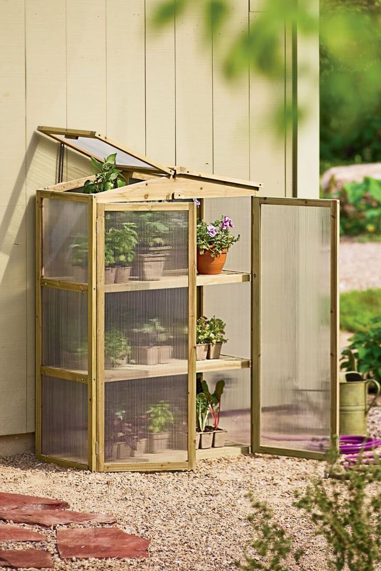 แถมอีกไอเดีย!เอาใจคนที่มีพื้นที่น้อยแต่อยากปลูกต้นไม้ ก็ลองทำตู้ mini greenhouse แบบนี้ดูนะครับ