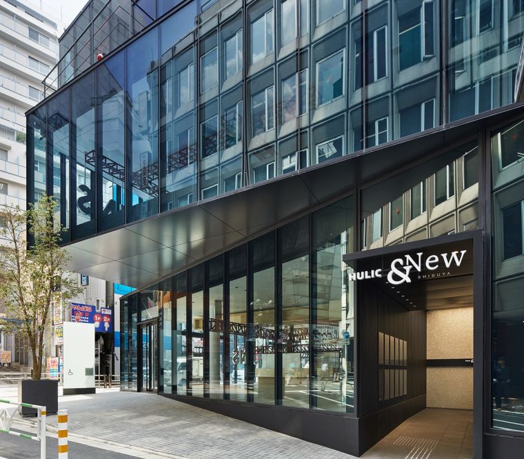HULIC & New Shibuya อาคารกระจกใจกลางย่านชิบูย่า ถูกออกแบบเพื่อให้สะท้อนกิจกรรมที่เกิดขึ้นภายใน และภายนอกอาคารได้อย่างน่าสนใจ ภาพประกอบ