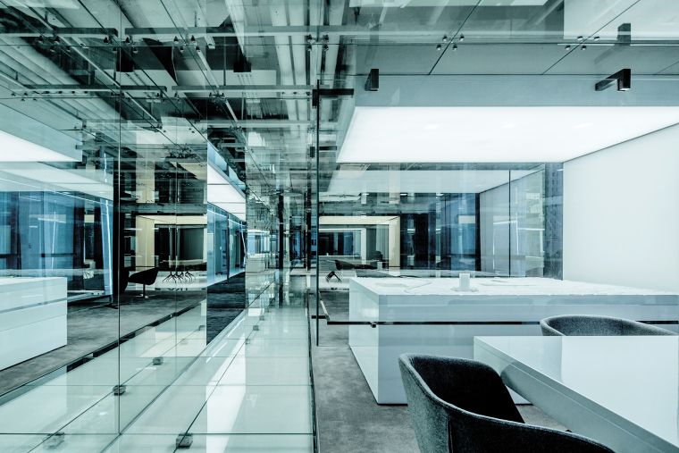 "SOHO OFFICE" กับการเปลี่ยนพื้นที่สำนักงานให้เป็น Installation Space ด้วยการนำกระจกหลากชนิดมาใช้ตกแต่งในทุกระนาบมิติ ภาพประกอบ