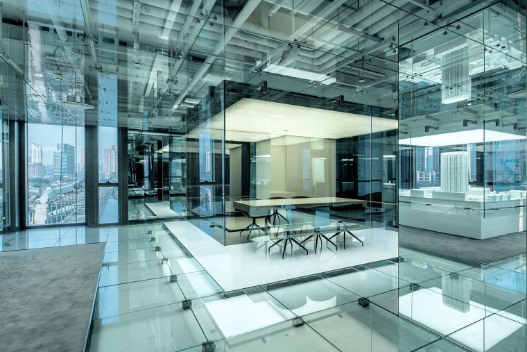 "SOHO OFFICE" กับการเปลี่ยนพื้นที่สำนักงานให้เป็น Installation Space ด้วยการนำกระจกหลากชนิดมาใช้ตกแต่งในทุกระนาบมิติ ภาพประกอบ