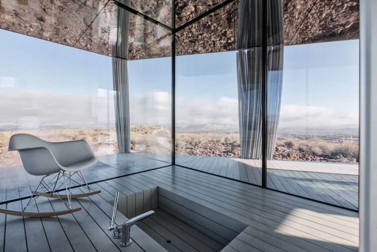 "Glass Pavilion" สถาปัตยกรรมต้นแบบกับการใช้วัสดุกระจก เพื่อค้นหาสภาวะอยู่สบาย ท่ามกลางบริบททะเลทราย ภาพประกอบ