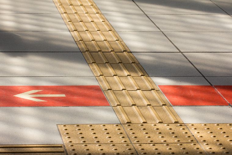 หลักการออกแบบทางลาดในงานสถาปัตยกรรมสำหรับผู้สูงอายุ และผู้พิการ (Ramp Universal Design) | Wazzadu หลักการออกแบบทางลาดในงานสถาปัตยกรรมสำหรับผู้สูงอายุ และผู้พิการ (Ramp Universal Design) | Wazzadu