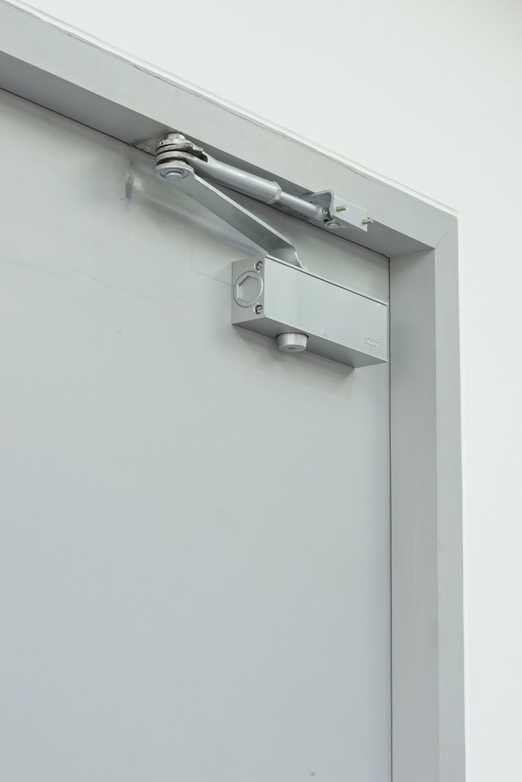 เลือกโช๊คอัพประตู (Door Closer) ที่ปลอดภัยและเหมาะกับการใช้งานในโรงพยาบาลและสถานบริการเพื่อผู้สูงอายุ ภาพประกอบ