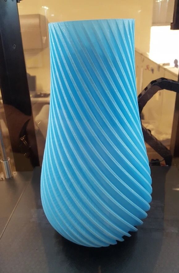 แจกันดอกไม้จาก 3D Prints ภาพประกอบ
