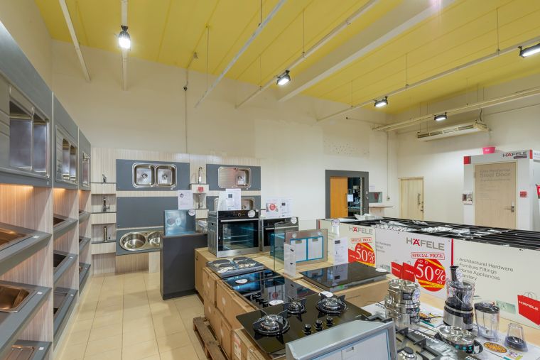 แสงสว่างที่สวยงาม เข้าได้กับทุกดีไซน์ออกแบบ กับชุดโคมไฟ LED High bay Light รุ่น Series 8 และ LED Linear Light รุ่น Series 1 จากแบรนด์ Box Bright ภาพประกอบ