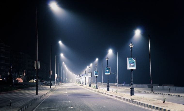 โคมไฟถนนส่องสว่างข้างทาง LED Street Light เพิ่มประสิทธิภาพการมองเห็นตอนกลางคืนด้วยแสงที่กว้างพิเศษ ครอบคลุมทุกพื้นที่การใช้งาน ภาพประกอบ