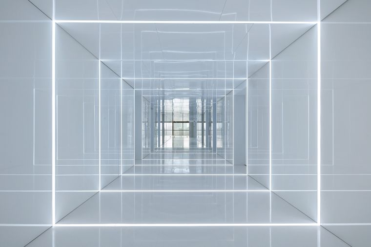 "SOHO OFFICE" กับการเปลี่ยนพื้นที่สำนักงานให้เป็น Installation Space ด้วยการนำกระจกหลากชนิดมาใช้ตกแต่งในทุกระนาบมิติ ภาพประกอบ