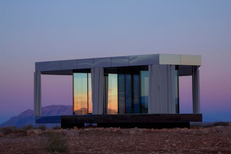 "Glass Pavilion" สถาปัตยกรรมต้นแบบกับการใช้วัสดุกระจก เพื่อค้นหาสภาวะอยู่สบาย ท่ามกลางบริบททะเลทราย ภาพประกอบ