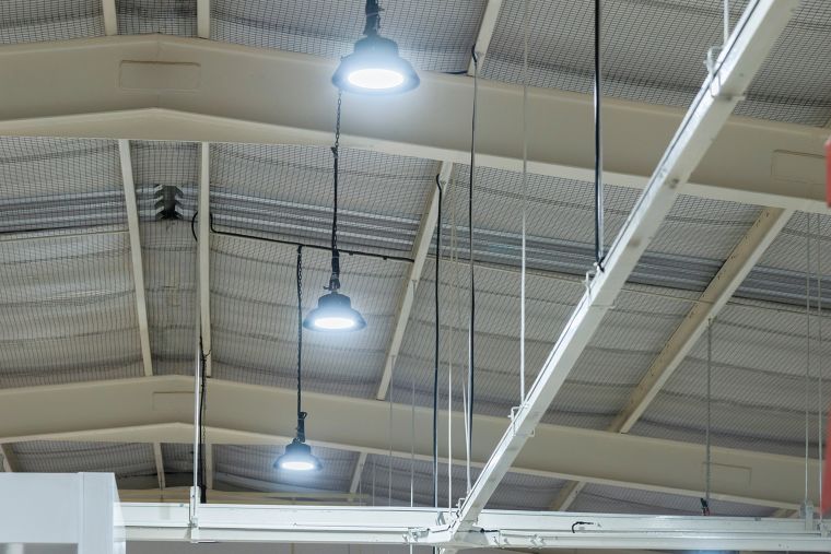 แสงสว่างที่สวยงาม เข้าได้กับทุกดีไซน์ออกแบบ กับชุดโคมไฟ LED High bay Light รุ่น Series 8 และ LED Linear Light รุ่น Series 1 จากแบรนด์ Box Bright ภาพประกอบ