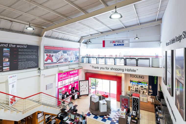 แสงสว่างที่สวยงาม เข้าได้กับทุกดีไซน์ออกแบบ กับชุดโคมไฟ LED High bay Light รุ่น Series 8 และ LED Linear Light รุ่น Series 1 จากแบรนด์ Box Bright ภาพประกอบ