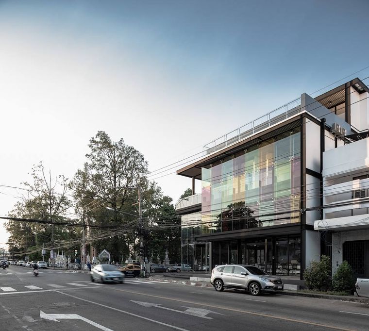 YONGKIT OFFICE BUILDING สำนักงานโครงสร้างเหล็ก สะท้อนอัตลักษณ์สถาปัตยกรรมที่เรียบง่าย  สร้างได้เร็วแม้ในพื้นที่จำกัด ภาพประกอบ