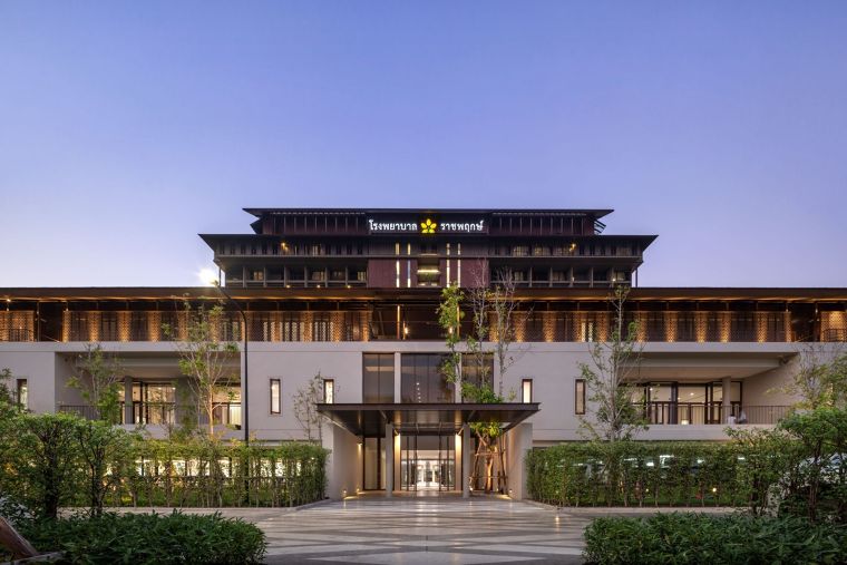 โรงพยาบาลราชพฤกษ์ที่ให้ความสำคัญกับสภาพแวดล้อม โรงพยาบาลที่ใช้ธรรมชาติเยียวยาทางจิตใจและร่างกาย เพื่อสุขภาวะที่ดีของผู้ป่วย ภาพประกอบ