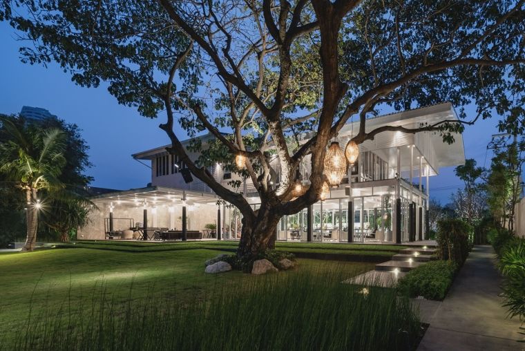 BaBa Beach Club Hua Hin หรือ บ้านโชคในอดีต กับการสร้างสถาปัตยกรรมใหม่ด้วยโครงสร้างเหล็ก ที่ยังคงไว้ซึ่งอัตลักษณ์ดั้งเดิมได้อย่างมีเสน่ห์ ภาพประกอบ