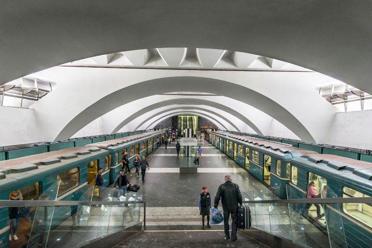 " One Point Perspective of Moscow's Most Beautiful Metro Stations "  ภาพประกอบ