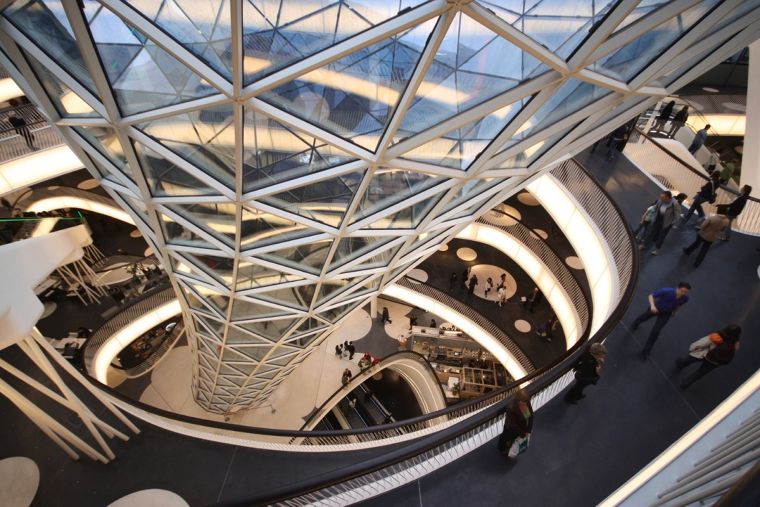 "MyZeil Shopping Mall" ความหวือหวาของโครงสร้างหลังคากระจกขนาดยักษ์ ที่พริ้วไหวเสมือนดั่งของเหลว  ภาพประกอบ