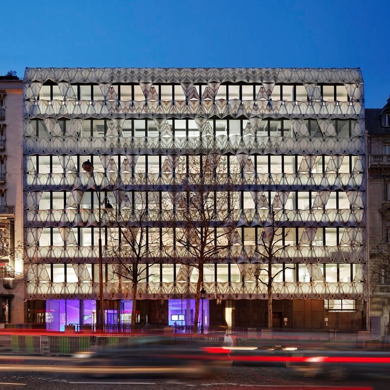 สร้างเสน่ห์ให้งานสถาปัตยกรรม ด้วยการ Design Pattern Facade กระจกแผ่นพับแบบ Origami ภาพประกอบ