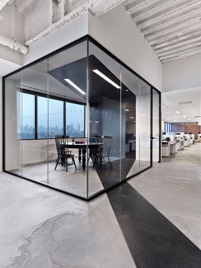 การติดตั้ง เฟอร์นิเจอร์ ในสำนักงาน (Office furniture) ที่น่ารู้ก่อนจะนำเอาไปใช้งาน ภาพประกอบ