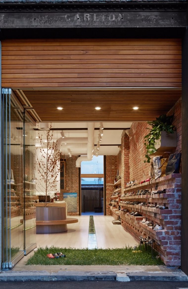แปลงโฉมร้านรองเท้า " Birkenstock " ให้เป็นออฟฟิศและ shop สุดเก๋ ในสไตล์ T r o p i c a l !! ภาพประกอบ