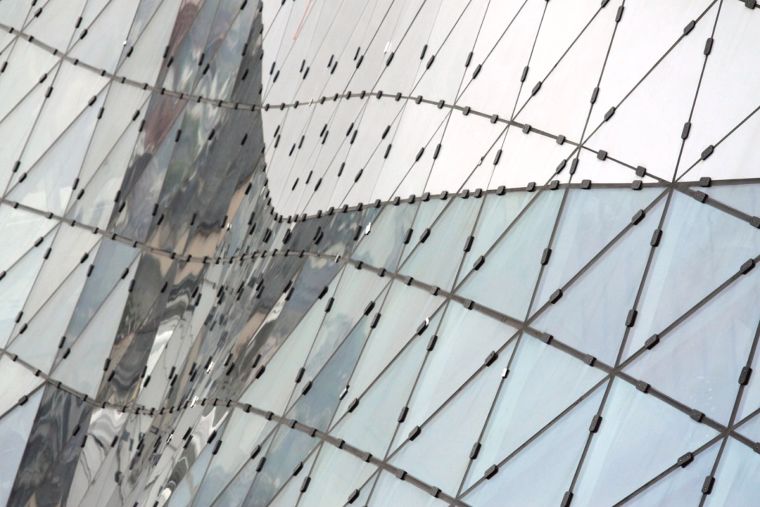 "MyZeil Shopping Mall" ความหวือหวาของโครงสร้างหลังคากระจกขนาดยักษ์ ที่พริ้วไหวเสมือนดั่งของเหลว  ภาพประกอบ