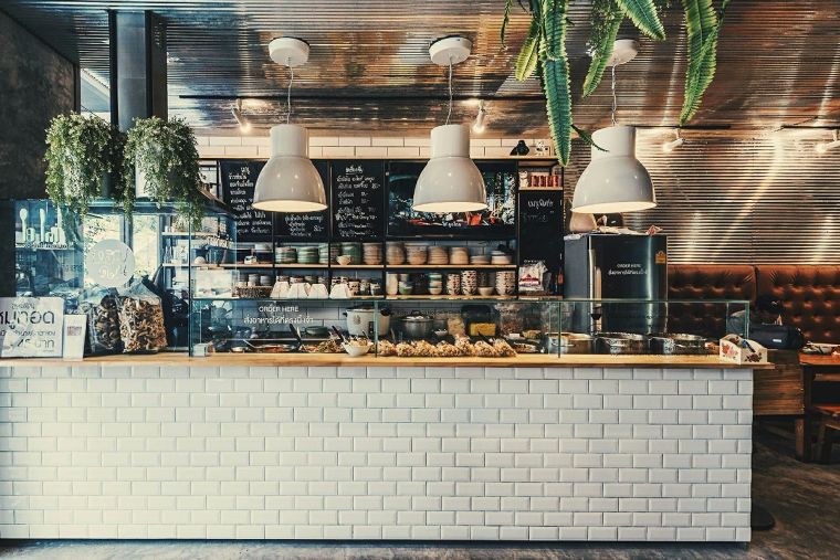 ห อ ม ด่ ว น  ร้านอาหารเหนือ ที่รีโนเวทตึกเก่ามาทำใหม่ในบรรยากาศแบบ ชิค+ชิล  ภาพประกอบ