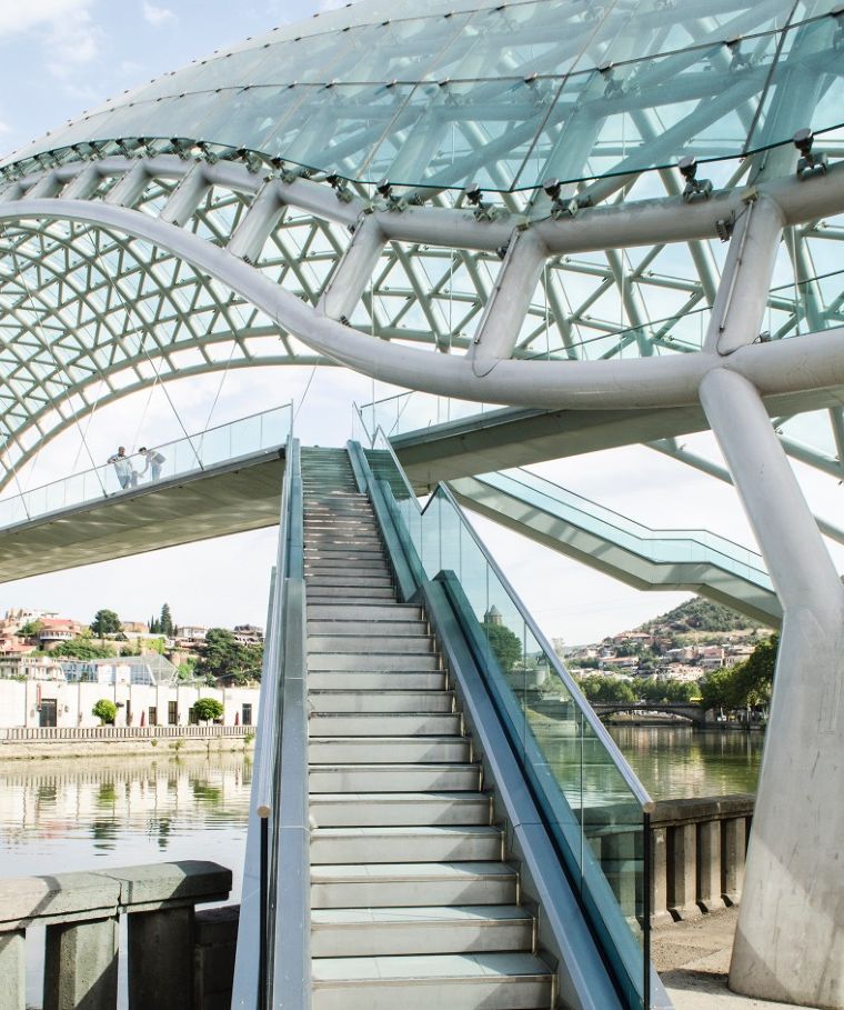 The Bridge of Peace / Designed by Michele De Lucchi  ภาพประกอบ