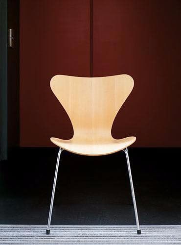 TOP 10 ICONIC CHAIRS ภาพประกอบ