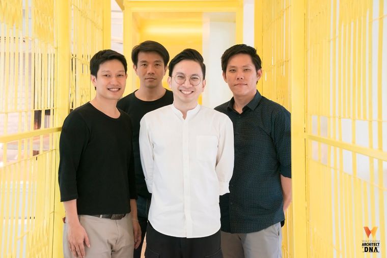 เรียงจากซ้ายไปขวาคุณภคชาติ เตชะอำนวยวิทย์, คุณภาสพงศ์ มณีวัฒนา, คุณภัทราวุธ จันทรังษี สามผู้ก่อตั้ง ตื่น ดีไซน์ สตูดิโอ
