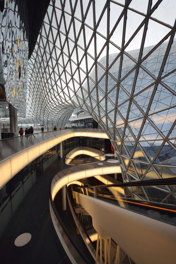 "MyZeil Shopping Mall" ความหวือหวาของโครงสร้างหลังคากระจกขนาดยักษ์ ที่พริ้วไหวเสมือนดั่งของเหลว  ภาพประกอบ