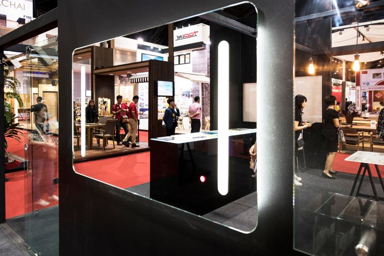 ตัวอย่างสินค้า Beauty Mirror กระจกสะท้อนเเสงไฟ