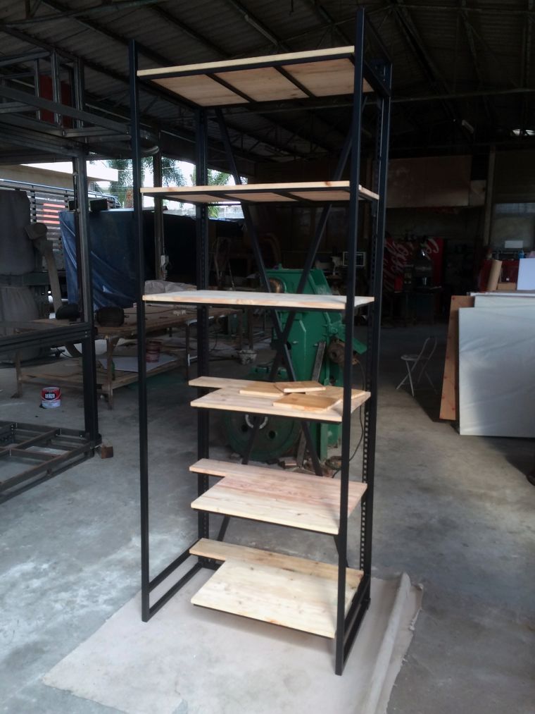 Loft custom shelf for limited space ภาพประกอบ