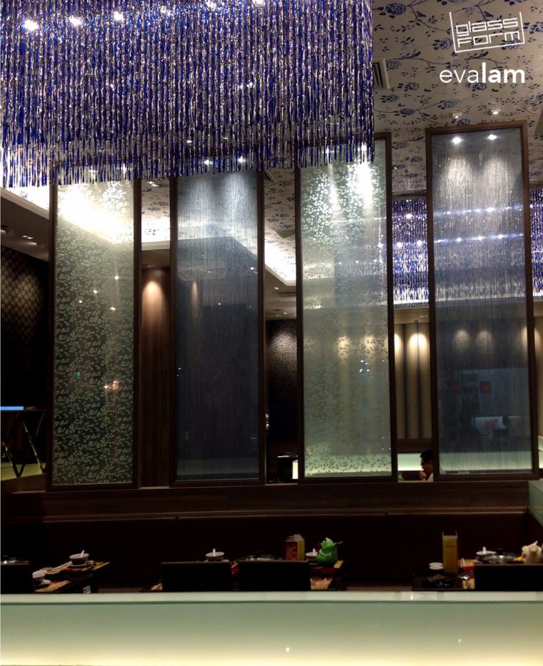 "กระจก EVALAM" การหยิบเอาสุนทรียภาพของลวดลายผ้า มาผสมผสานเข้ากับเทคโนโลยีกระจก ภาพประกอบ