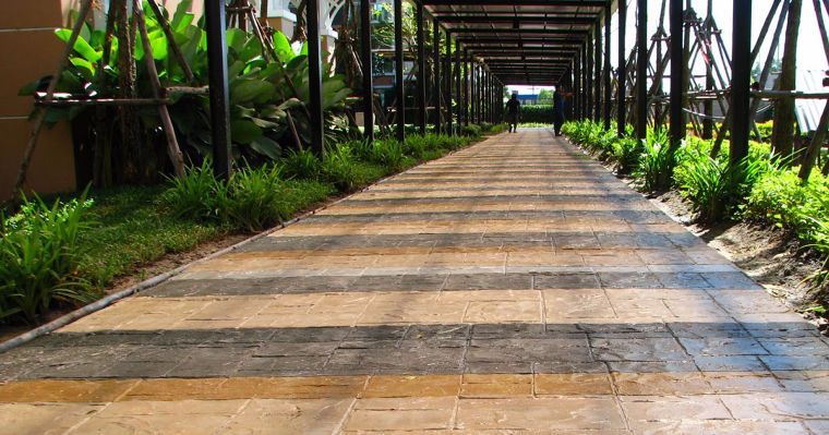 Wazzadu Academy :: คอนกรีตแสตมป์ (Stamped Concrete) กับคุณสมบัติที่น่ารู้ก่อนจะนำเอาไปใช้งาน ภาพประกอบ